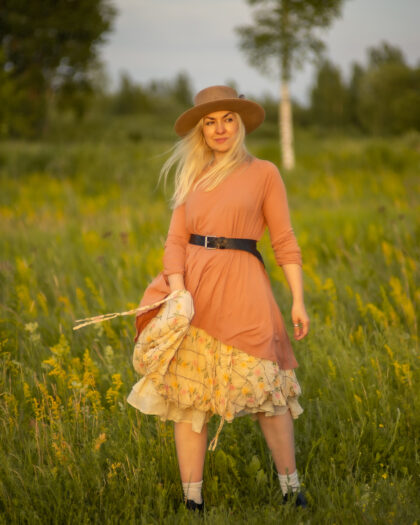Ewa i Walla Doris skirt SS23 with Eira jersey in marsala