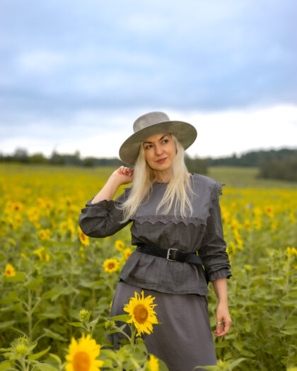 Ewa i Walla Edit blouse with Anni leather belt