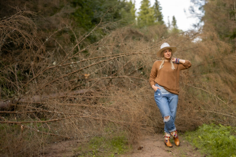 Ewa i Walla Renate pullover in the forest