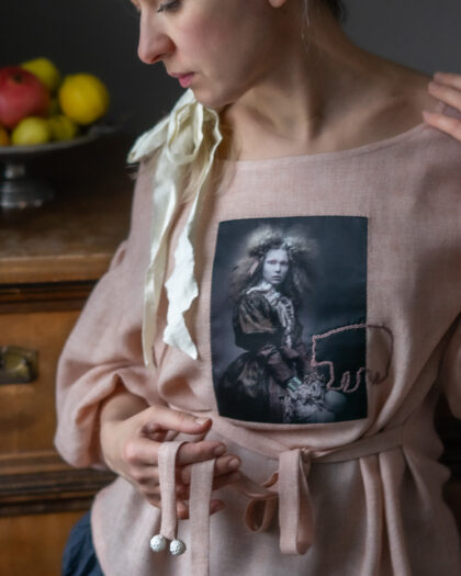 ANU KAELUSSOO X BLOEM KALEVI Bear Friend blouse