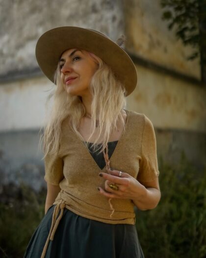 EWA I WALLA – EWA I WALLA VEST AINA  | HAY