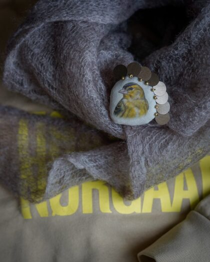 ANU KAELUSSOO / BLOEM KALEVI SISKIN brooch