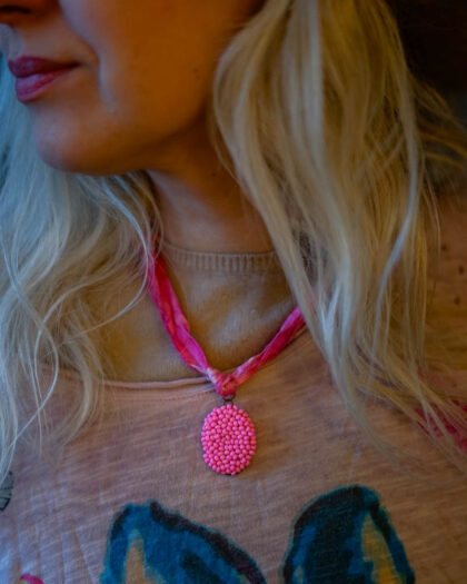 anu kaelussoo – ANU KAELUSSOO / BLOEM KALEVI SEDGE WARBLER brooch